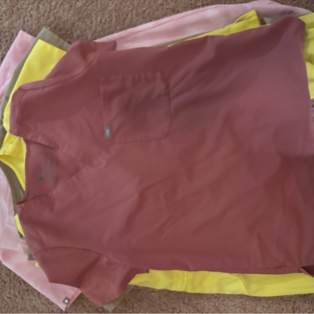 Set of fig dark pink  Scrubs
